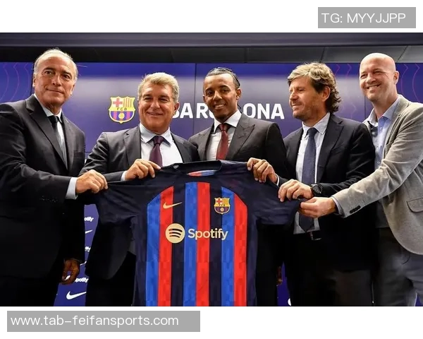 世体：德容与孔德已回国家队报到，其他巴萨球员周二陆续报到