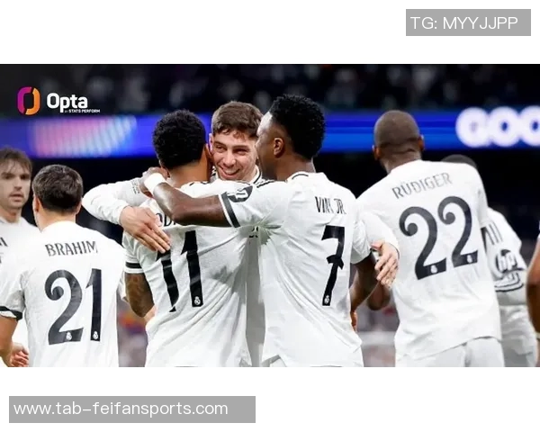 达成皇马生涯300场里程碑,库尔图瓦赛后获赠纪念球衣 达成皇马生涯300场里程碑,库尔图瓦赛后获赠纪念球衣